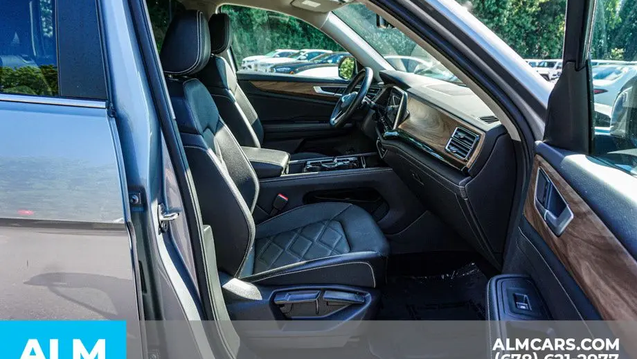 2025 Volkswagen Atlas SE