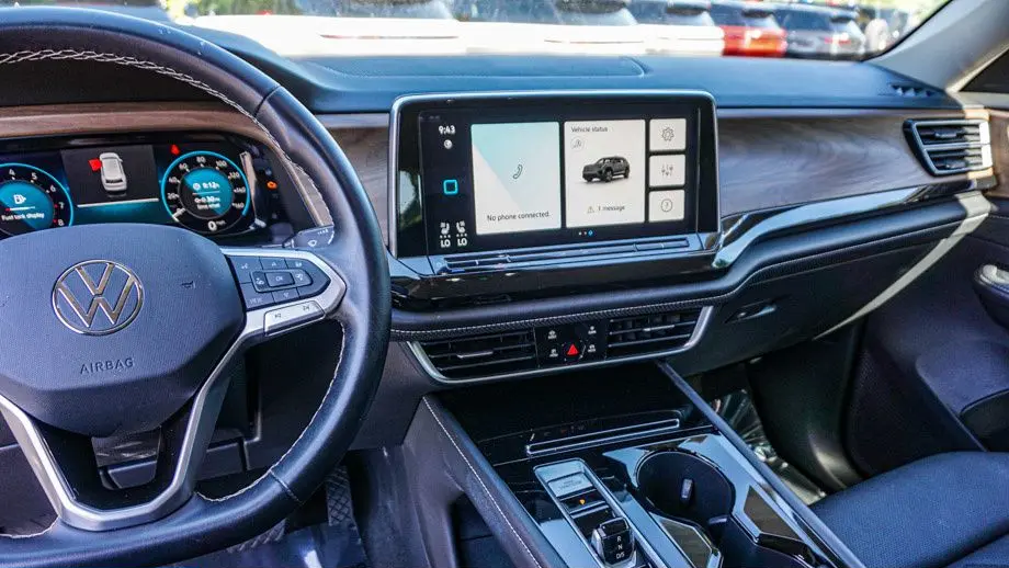 2025 Volkswagen Atlas SE