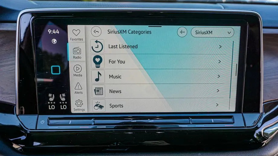 2025 Volkswagen Atlas SE