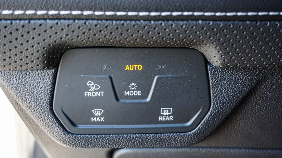 2025 Volkswagen Atlas SE