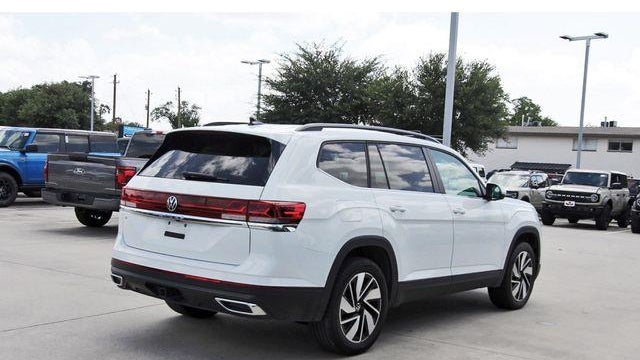2025 Volkswagen Atlas SE