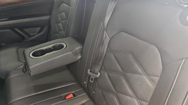 2025 Volkswagen Atlas SE