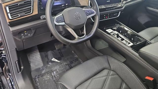 2025 Volkswagen Atlas SE