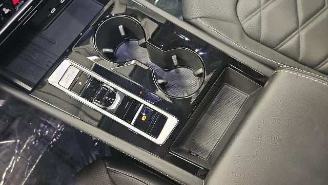 2025 Volkswagen Atlas SE