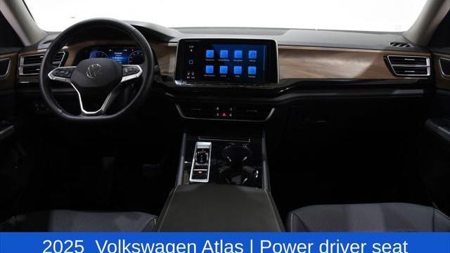 2025 Volkswagen Atlas SE