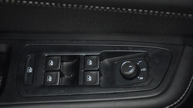 2025 Volkswagen Atlas SE
