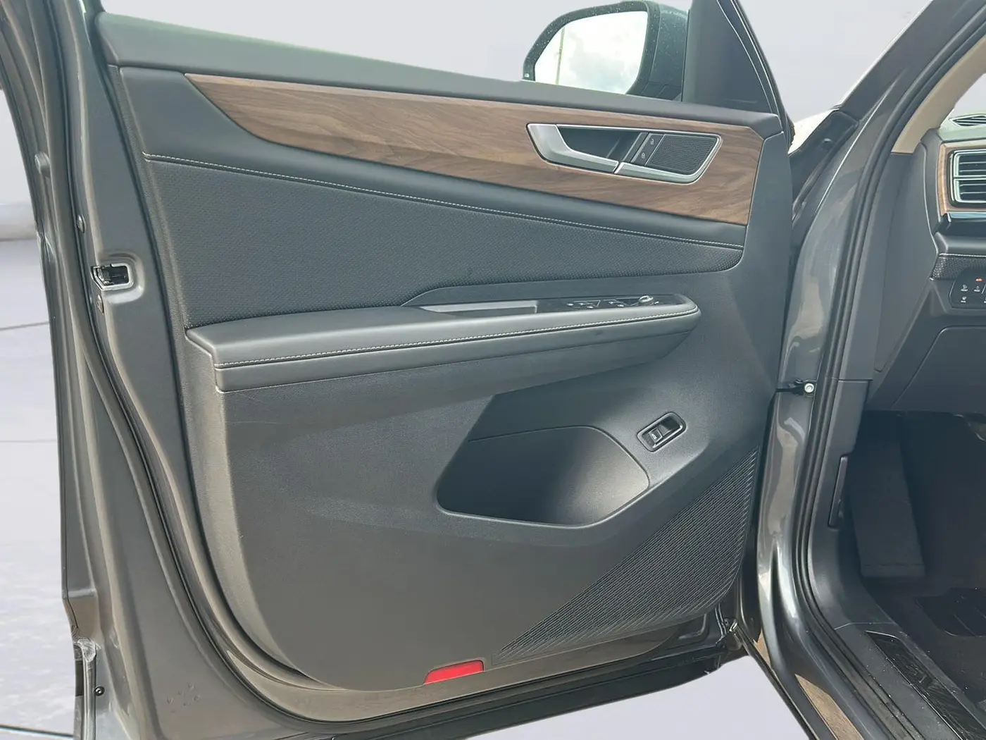 2025 Volkswagen Atlas - $28,915