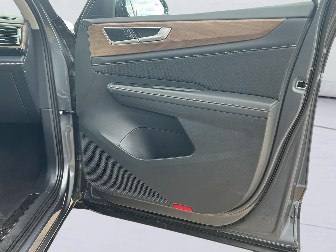 2025 Volkswagen Atlas - $28,915