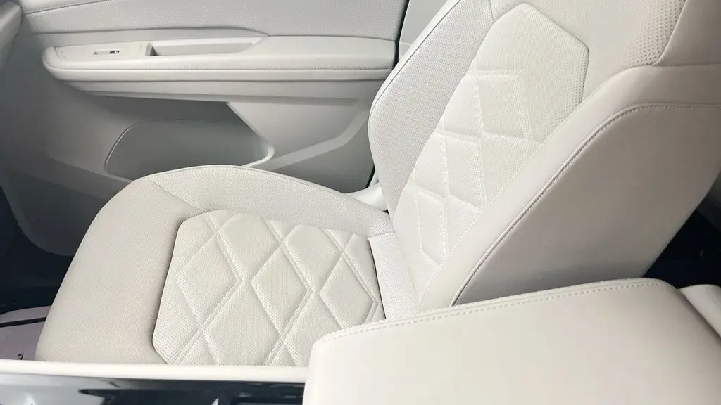 2024 Volkswagen Atlas SE