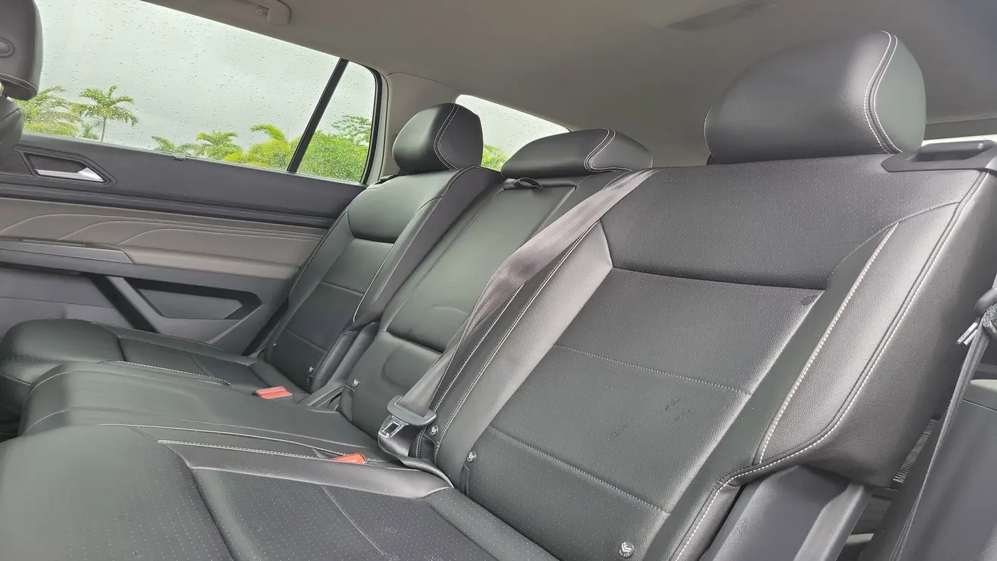 2023 Volkswagen Atlas V6 SE