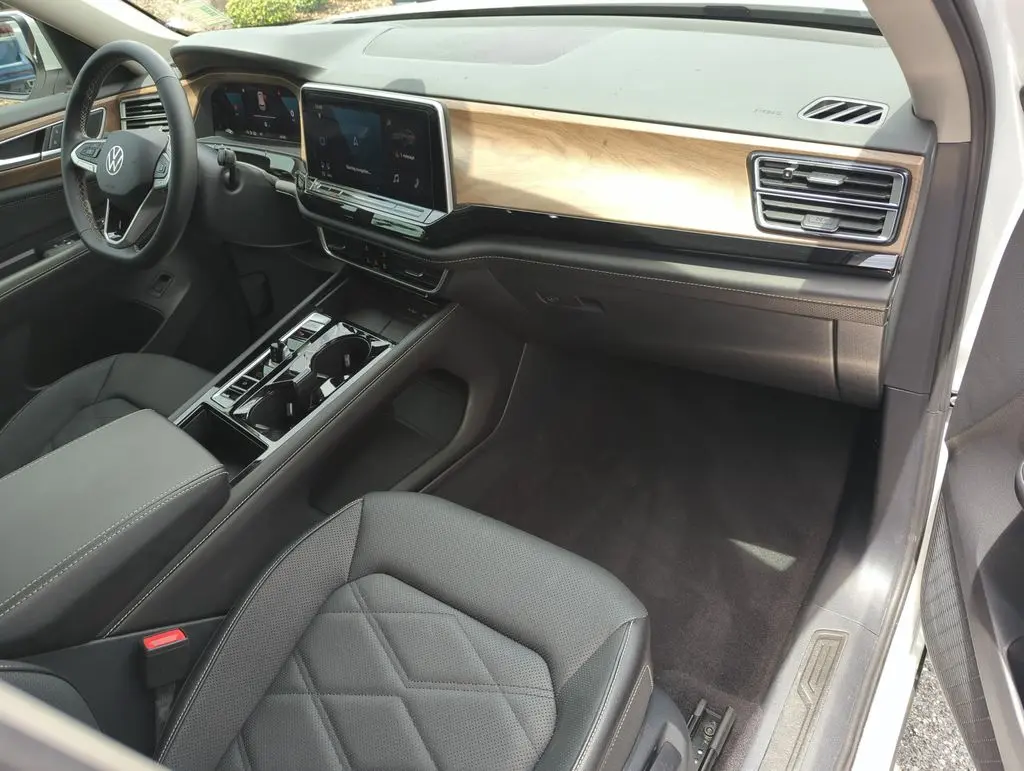 2024 Volkswagen Atlas - $30,946