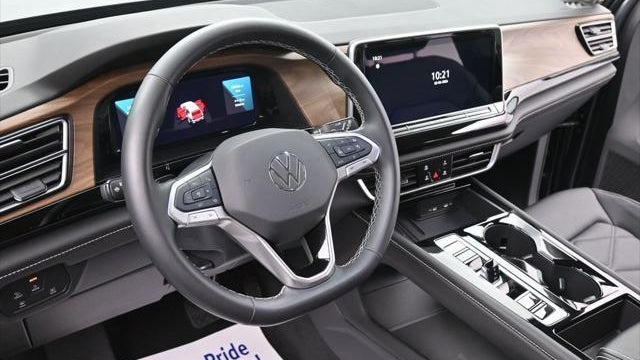 2025 Volkswagen Atlas SE