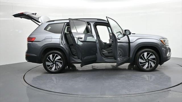 2025 Volkswagen Atlas SE