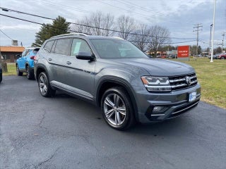 2019 Volkswagen Atlas with Platinum Gray Metallic Exterior