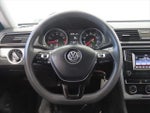 2018 Passat Thumbnail 15