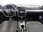 2018 Passat Thumbnail 16