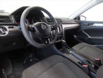 2018 Passat Thumbnail 17