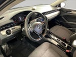 2021 Passat Thumbnail 16