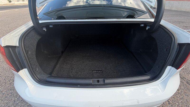 2015 Volkswagen Passat 1.8T Limited Edition