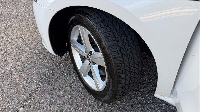 2015 Volkswagen Passat 1.8T Limited Edition