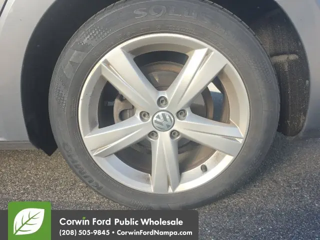 2015 Volkswagen Passat - $7,999