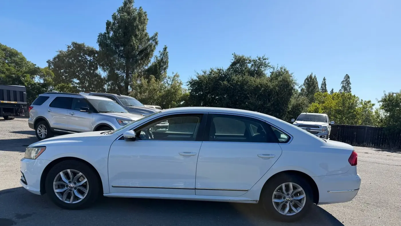 2016 Volkswagen Passat 1.8T S