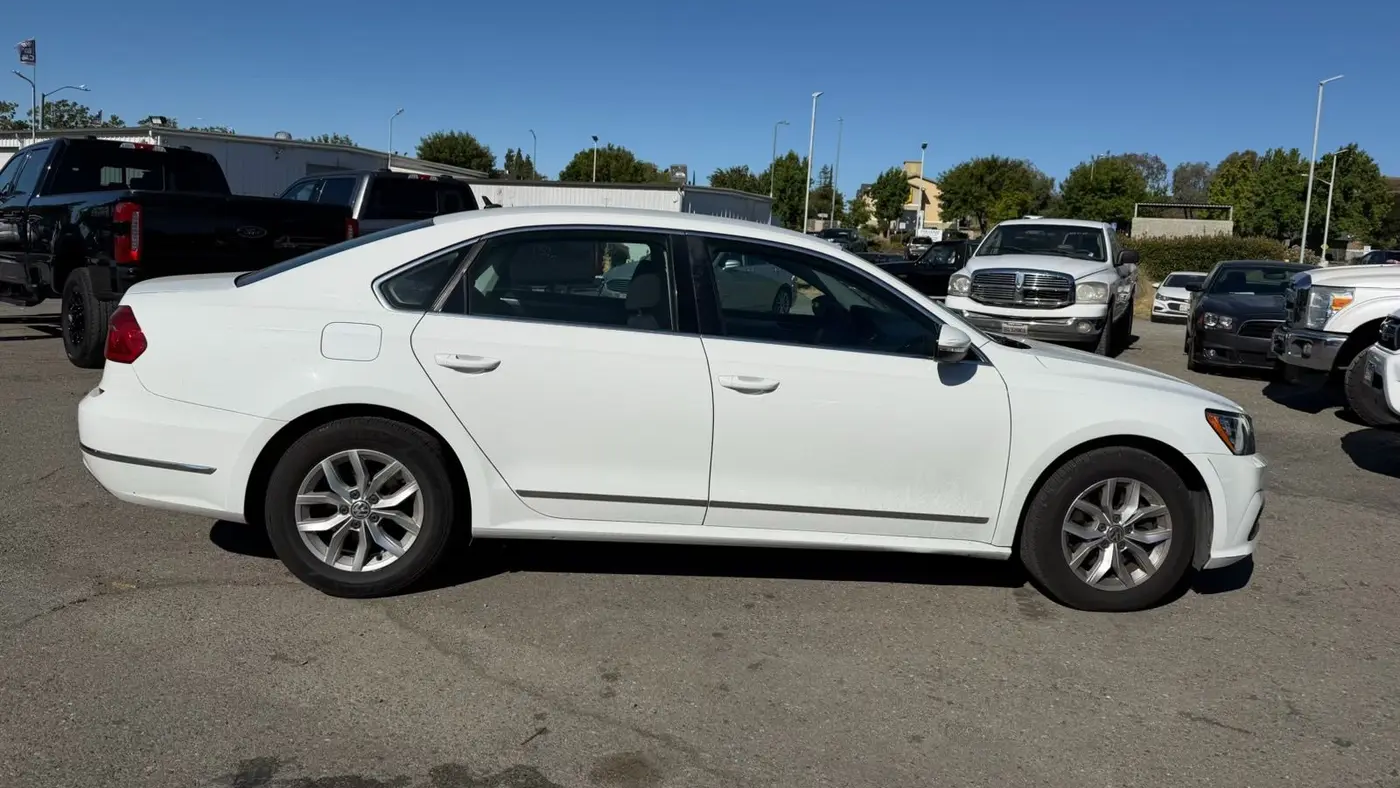 2016 Volkswagen Passat 1.8T S