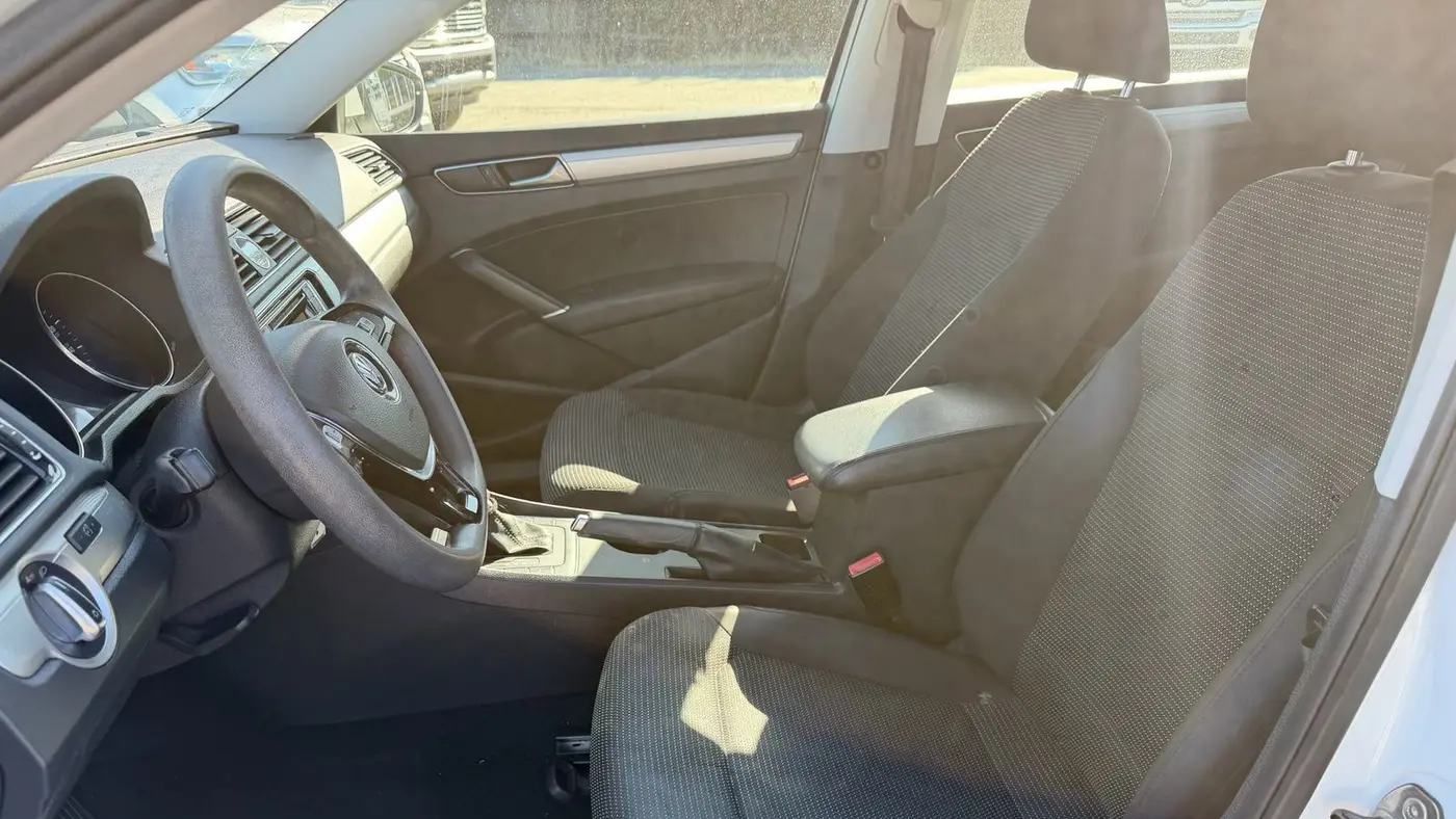 2016 Volkswagen Passat 1.8T S