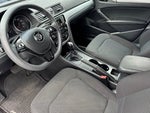 2016 Passat Thumbnail 17