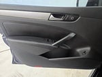 2015 Passat Thumbnail 12