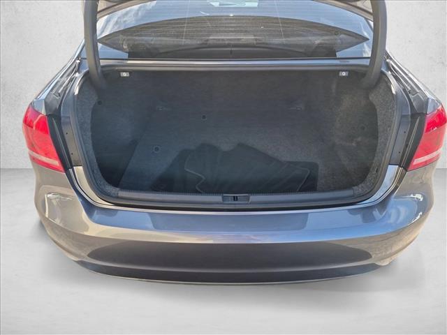2014 Volkswagen Passat - $7,537