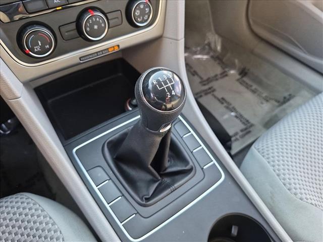 2014 Volkswagen Passat - $7,537