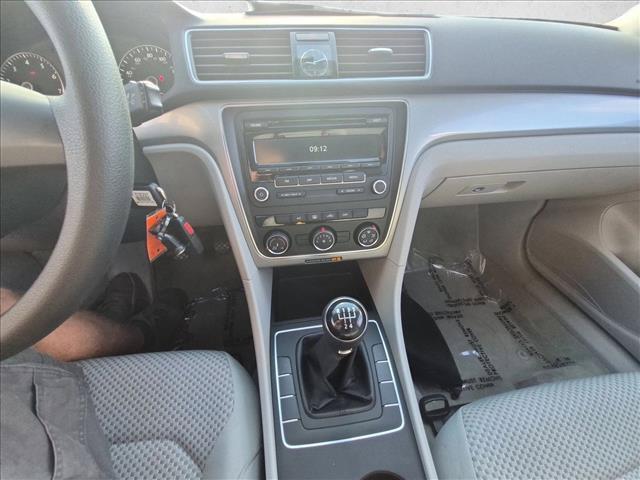 2014 Volkswagen Passat - $7,537