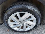 2018 Passat Thumbnail 17