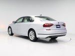 2018 Passat Thumbnail 2