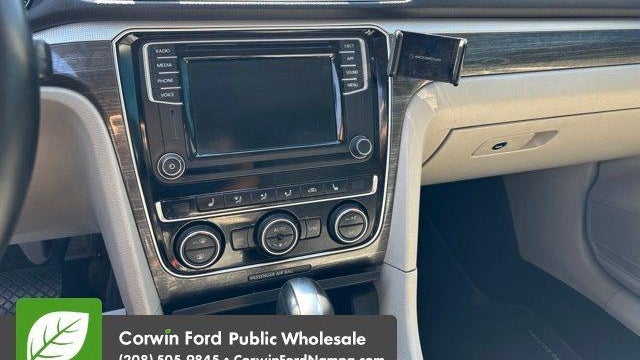2018 Volkswagen Passat 2.0T SE