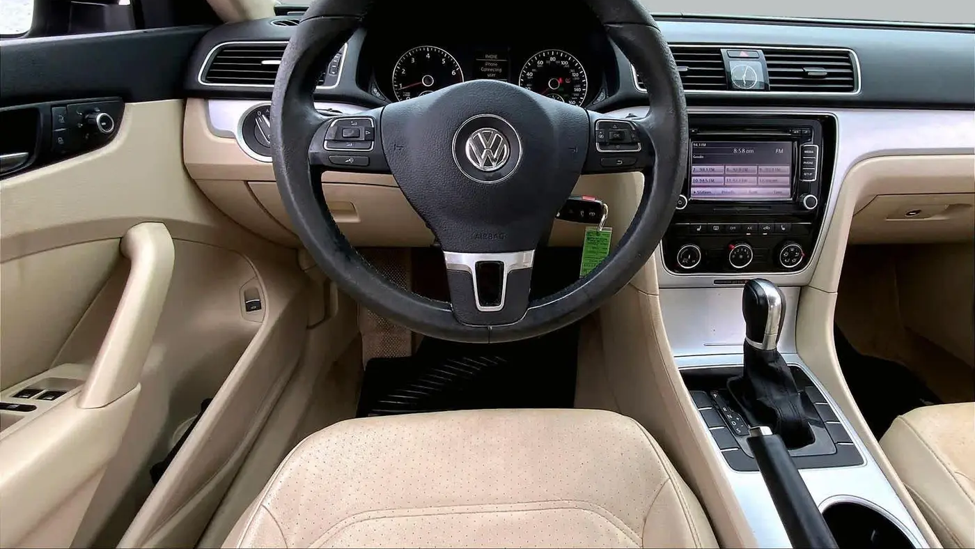 2013 Volkswagen Passat SE