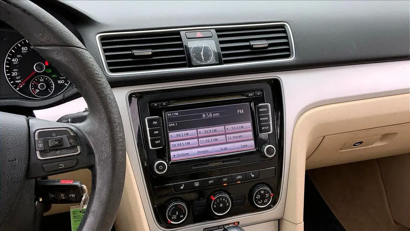 2013 Volkswagen Passat SE