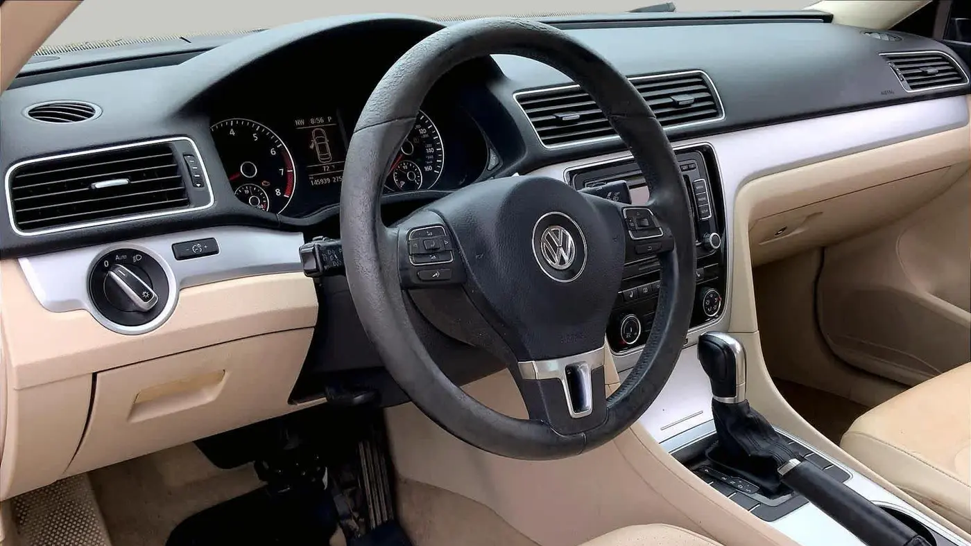 2013 Volkswagen Passat SE