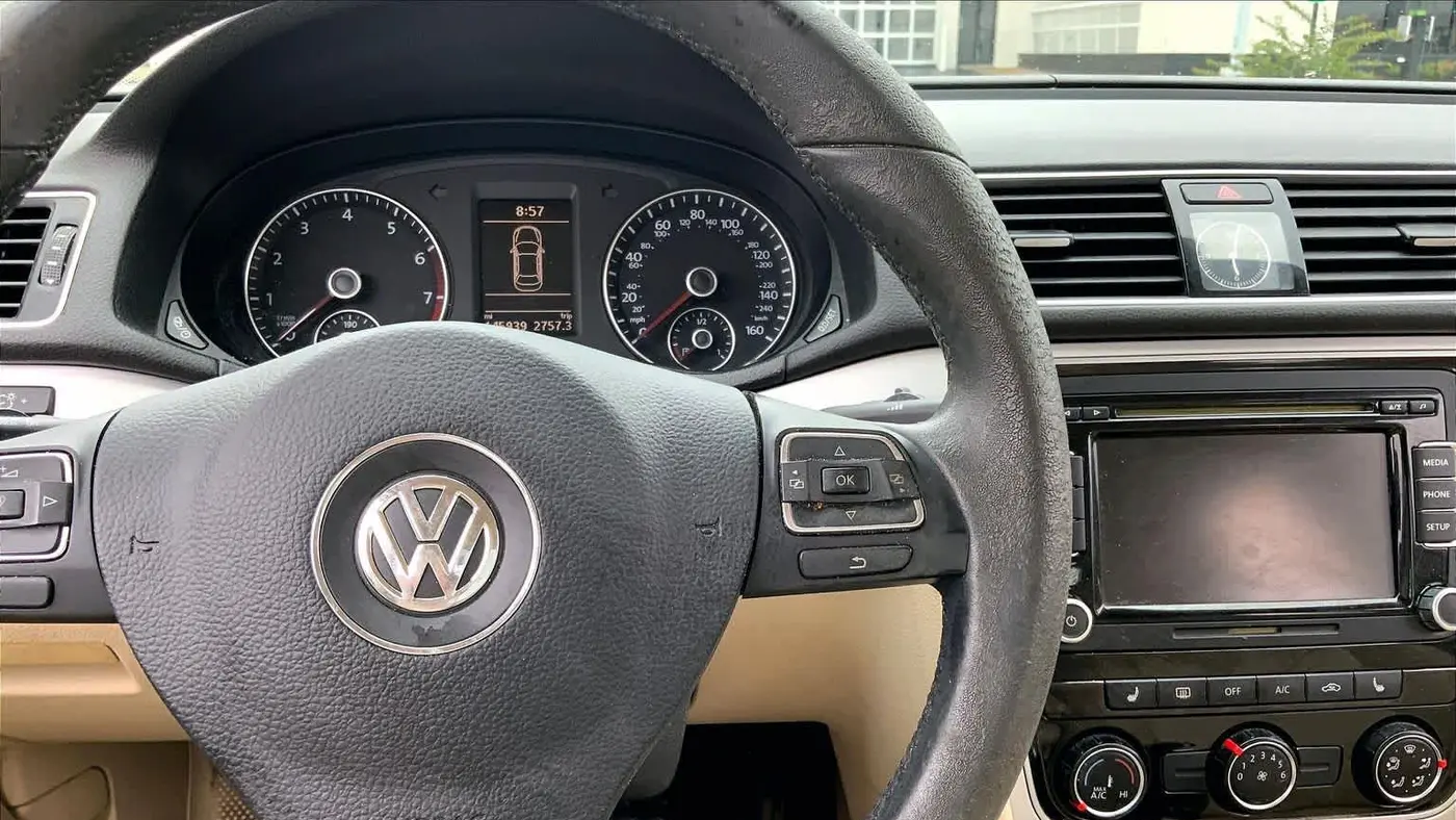 2013 Volkswagen Passat SE