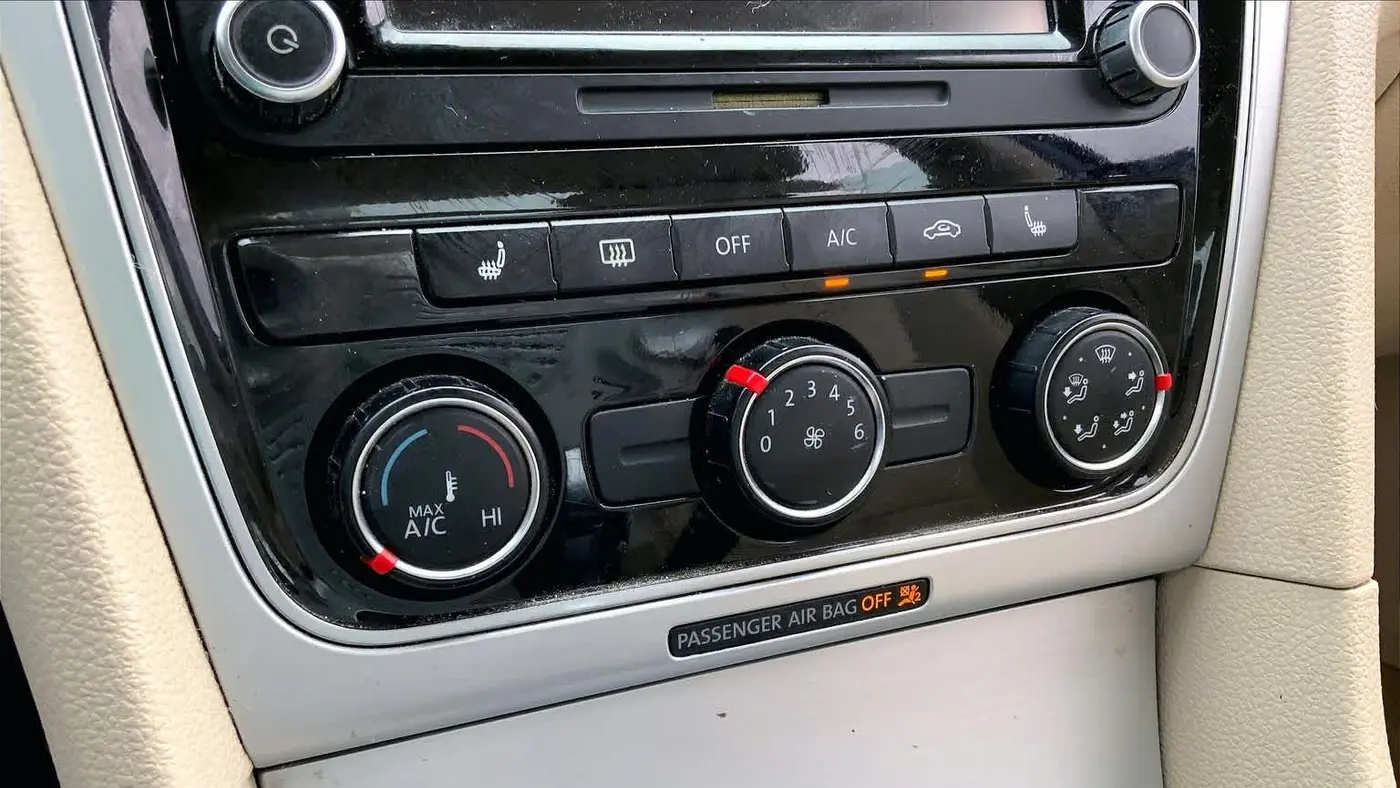 2013 Volkswagen Passat SE