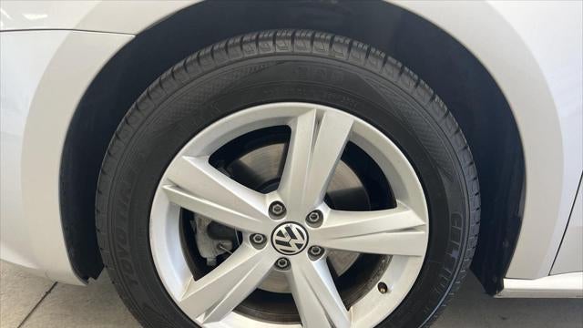 2013 Volkswagen Passat SE PZEV