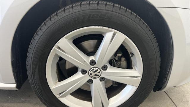 2013 Volkswagen Passat SE PZEV
