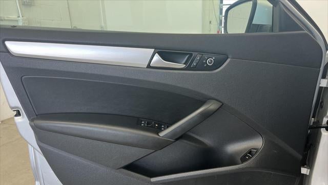 2013 Volkswagen Passat SE PZEV