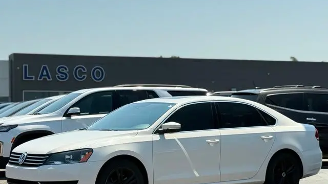 Preowned 2014 Volkswagen Passat 1.8T SE for Sale