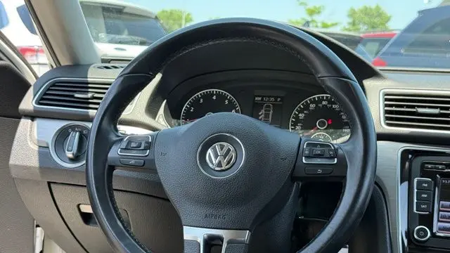 2014 Volkswagen Passat 1.8T SE
