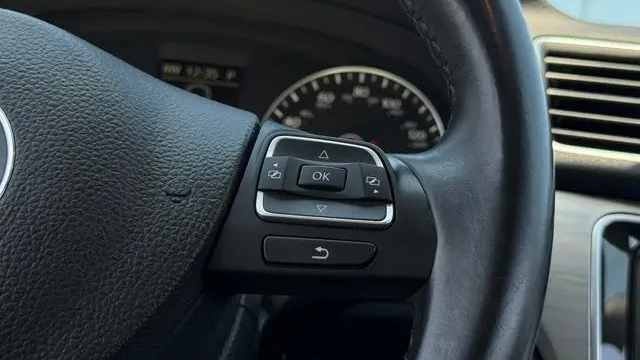 2014 Volkswagen Passat 1.8T SE