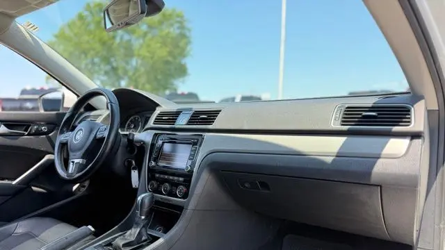 2014 Volkswagen Passat 1.8T SE