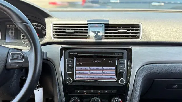 2014 Volkswagen Passat 1.8T SE