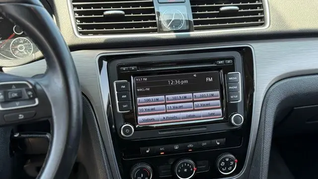 2014 Volkswagen Passat 1.8T SE